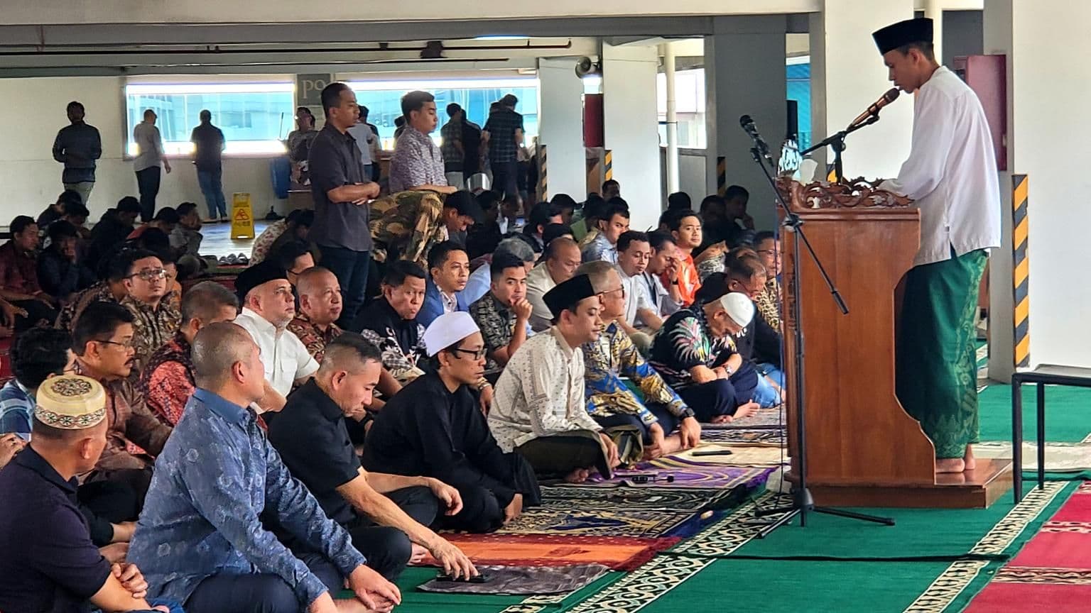 Meredam Gegar Budaya di Dunia Kerja Persawitan antara Kebun dan Kantor