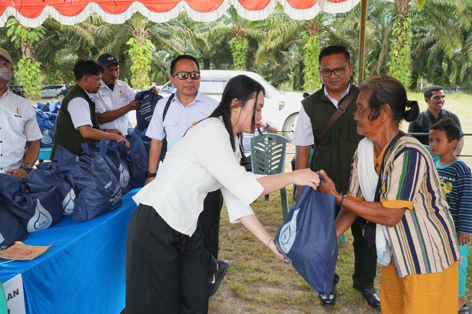 Bakti Sosial Warnai HUT Ke-1 Agrinas Palma Nusantara di Kalbar, Wujud Nyata Kepedulian untuk Masyarakat